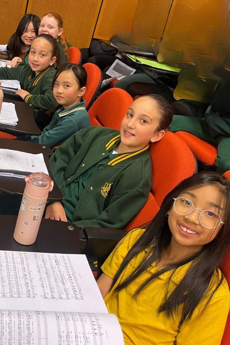 Card Container - Horizontal - Card Container (H) Choir